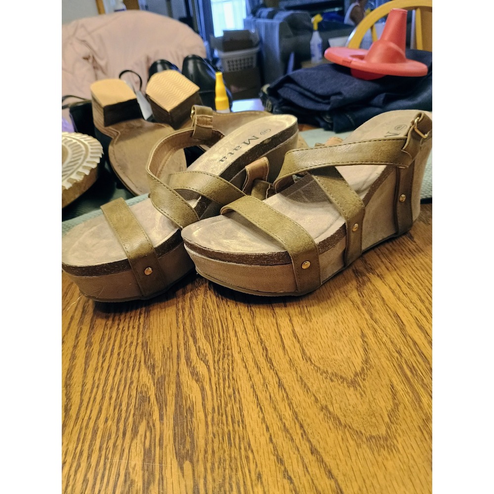 Mata Womens Olive Green Faux Leather Strappy Platform Wedge Sandals Size 6.5